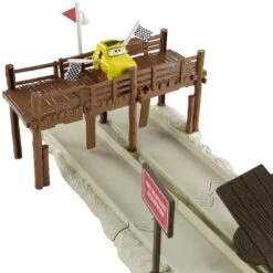 Mattel Disney Pixar Cars 3 Fireball Beach Run Playset DVT46 -Toy Haven 04 1255